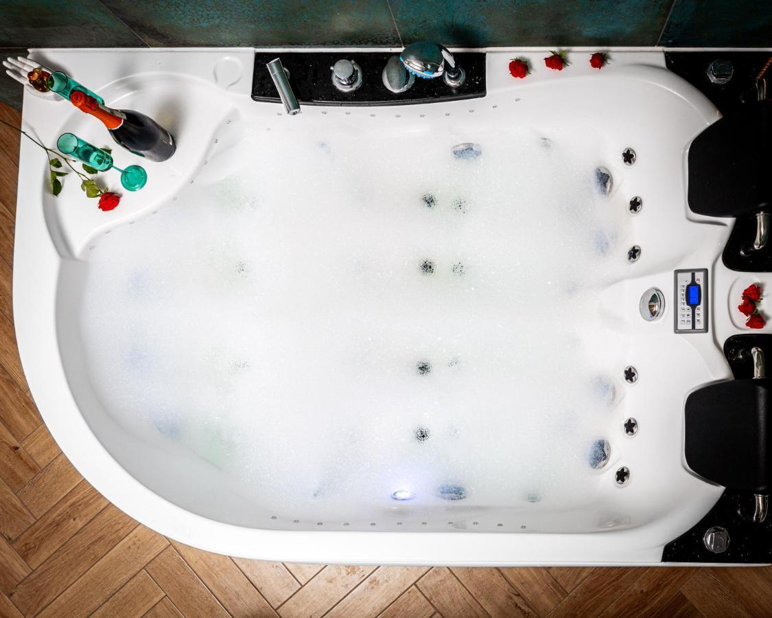 Jacuzzi & Bike Apartment, Krasków Εξωτερικό φωτογραφία